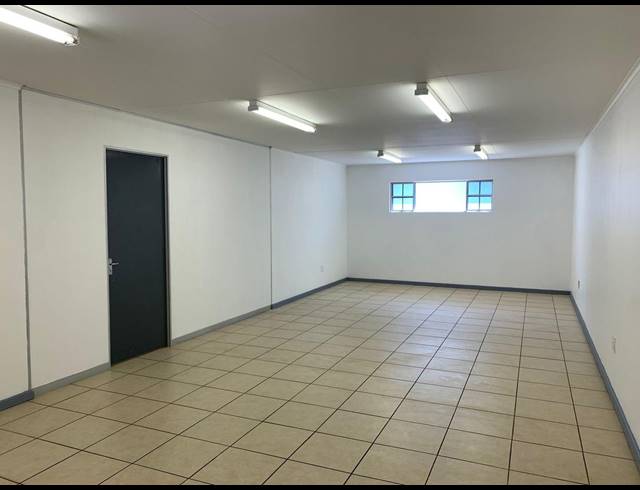 205M² WAREHOUSE TO LET IN BRAMLEY PARK